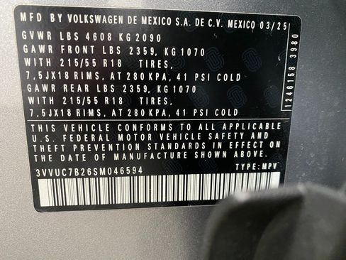 Used 2025 Volkswagen Taos SE AWD/4WD image 30
