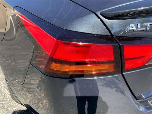 Used 2022 Nissan Altima 2.5 SV image 25