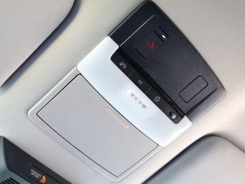 Certified 2025 Nissan Pathfinder SV FWD image 18