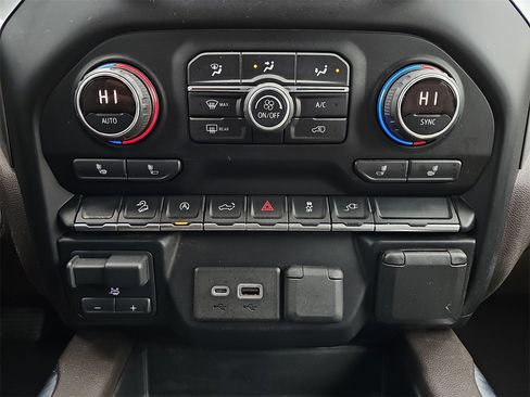 Used 2019 Chevrolet Silverado 1500 RST image 20