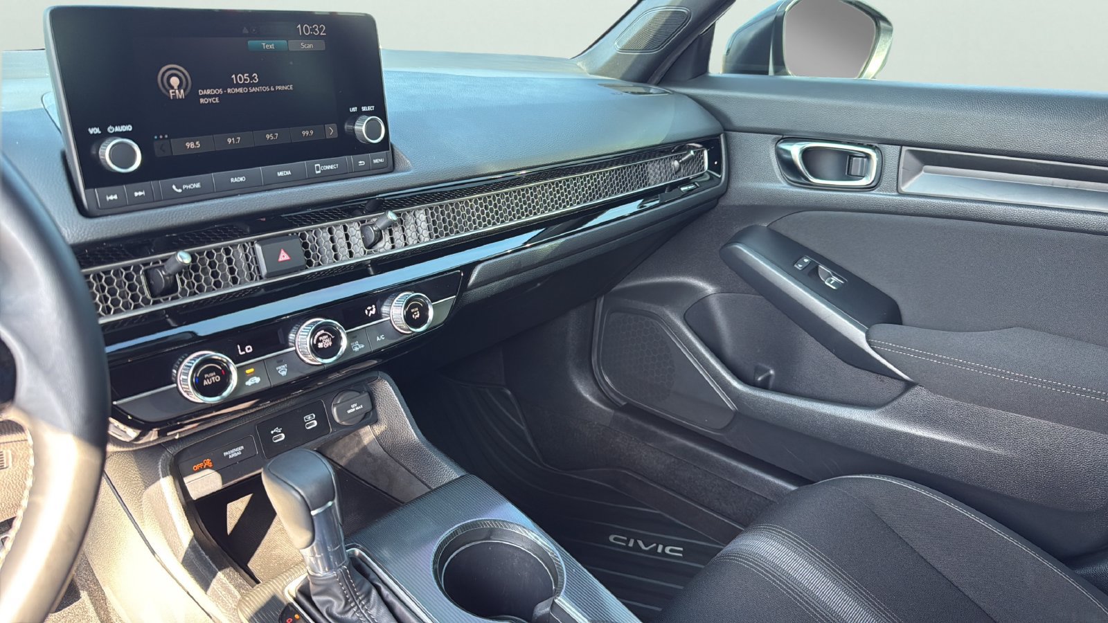 Used 2025 Honda Civic Sport image 14