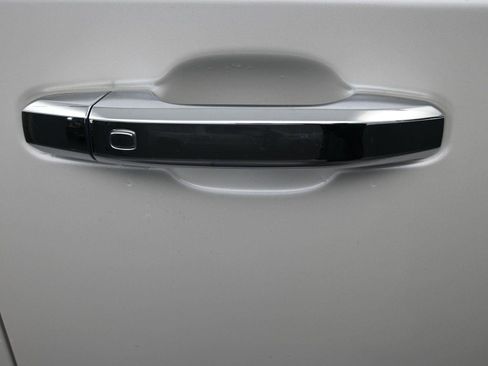 Used 2024 GMC Sierra 1500 Denali image 8