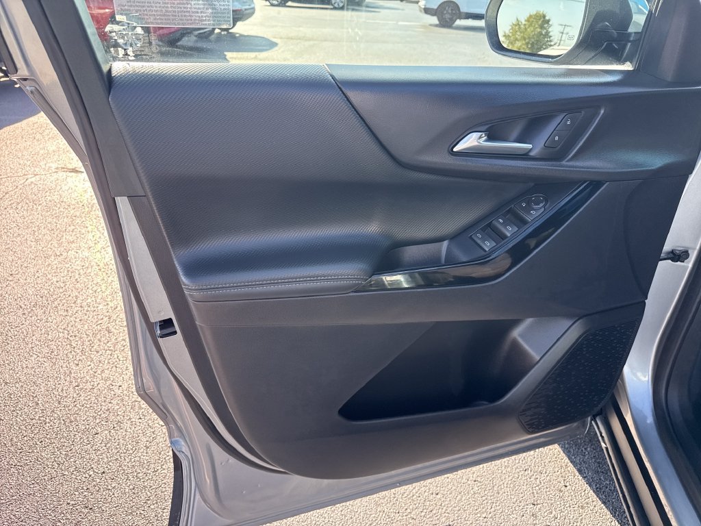 Used 2026 Chevrolet Equinox LT FWD image 11