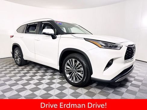 Certified 2021 Toyota Highlander Platinum AWD/4WD image 1