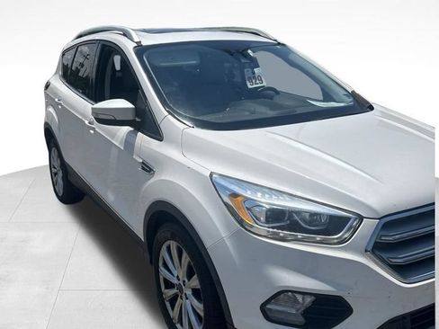 Used 2017 Ford Escape Titanium w/ Equipment Group 301A AWD/4WD image 9