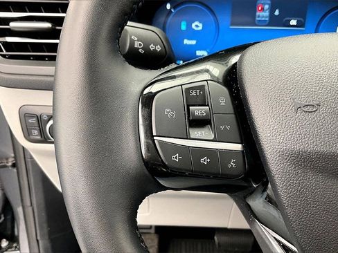 Used 2025 Ford Escape SE w/ PHEV Premium Package image 18