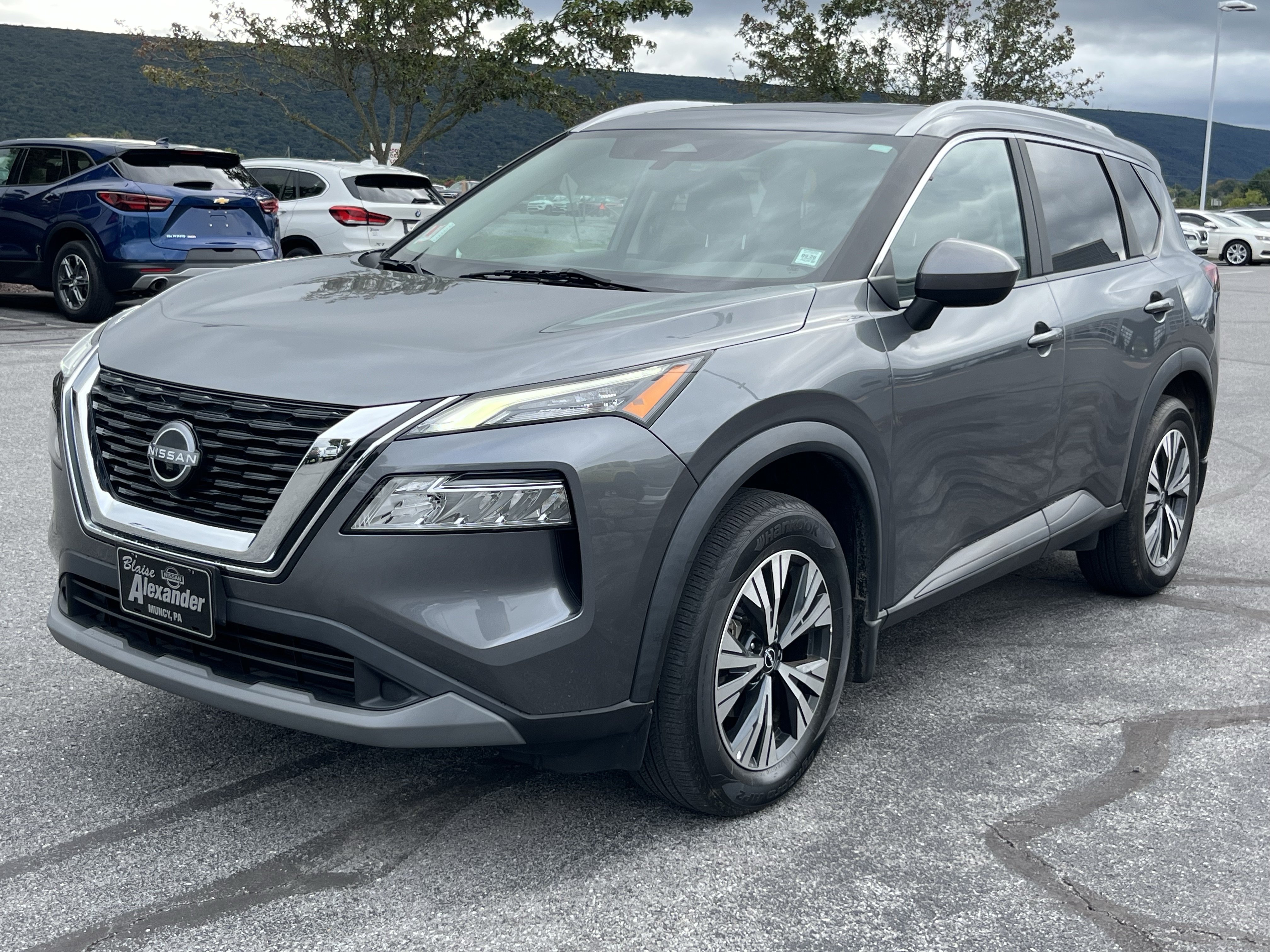 Used 2023 Nissan Rogue SV w/ SV Premium B Package AWD/4WD image 11