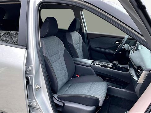 Used 2023 Nissan Rogue SV AWD/4WD image 7