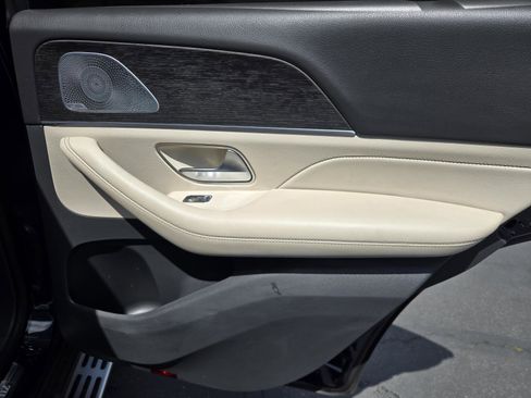 Used 2020 Mercedes-Benz GLE 350 4MATIC image 28