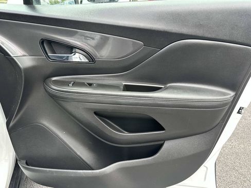 Used 2020 Buick Encore Essence AWD/4WD image 29