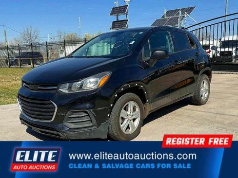 Used 2020 Chevrolet Trax LS w/ Tint and Cruise Package FWD image 4