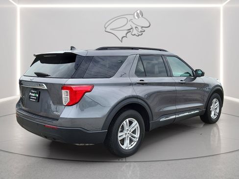 Used 2023 Ford Explorer XLT AWD/4WD image 5