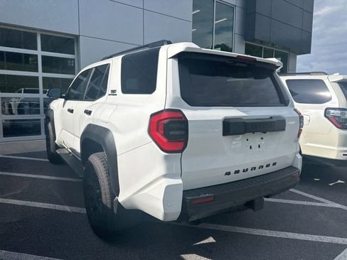 Used 2025 Toyota 4Runner TRD Off-Road Premium AWD/4WD image 17