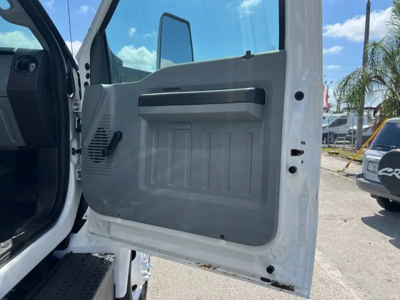 Used 2017 Ford F650 2WD Regular Cab Super Duty image 17