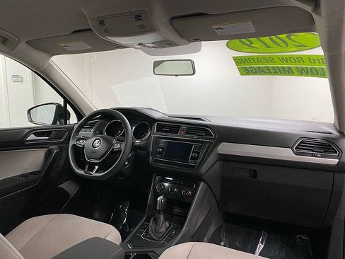 Used 2019 Volkswagen Tiguan S image 28