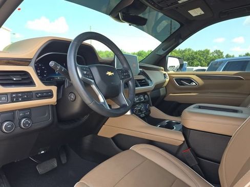 Used 2023 Chevrolet Tahoe Premier w/ Premium Package 2 RWD image 27
