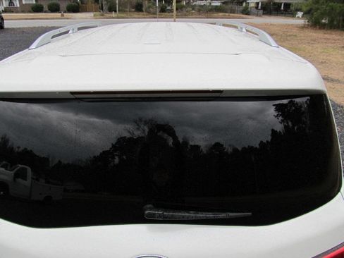 Used 2017 INFINITI QX80 2WD w/ Driver Assistance Package image 16