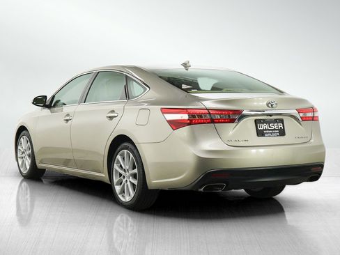 Used 2013 Toyota Avalon Limited FWD image 3