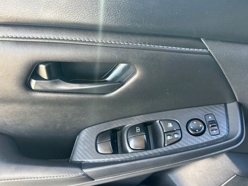 Used 2025 Nissan Sentra S image 11