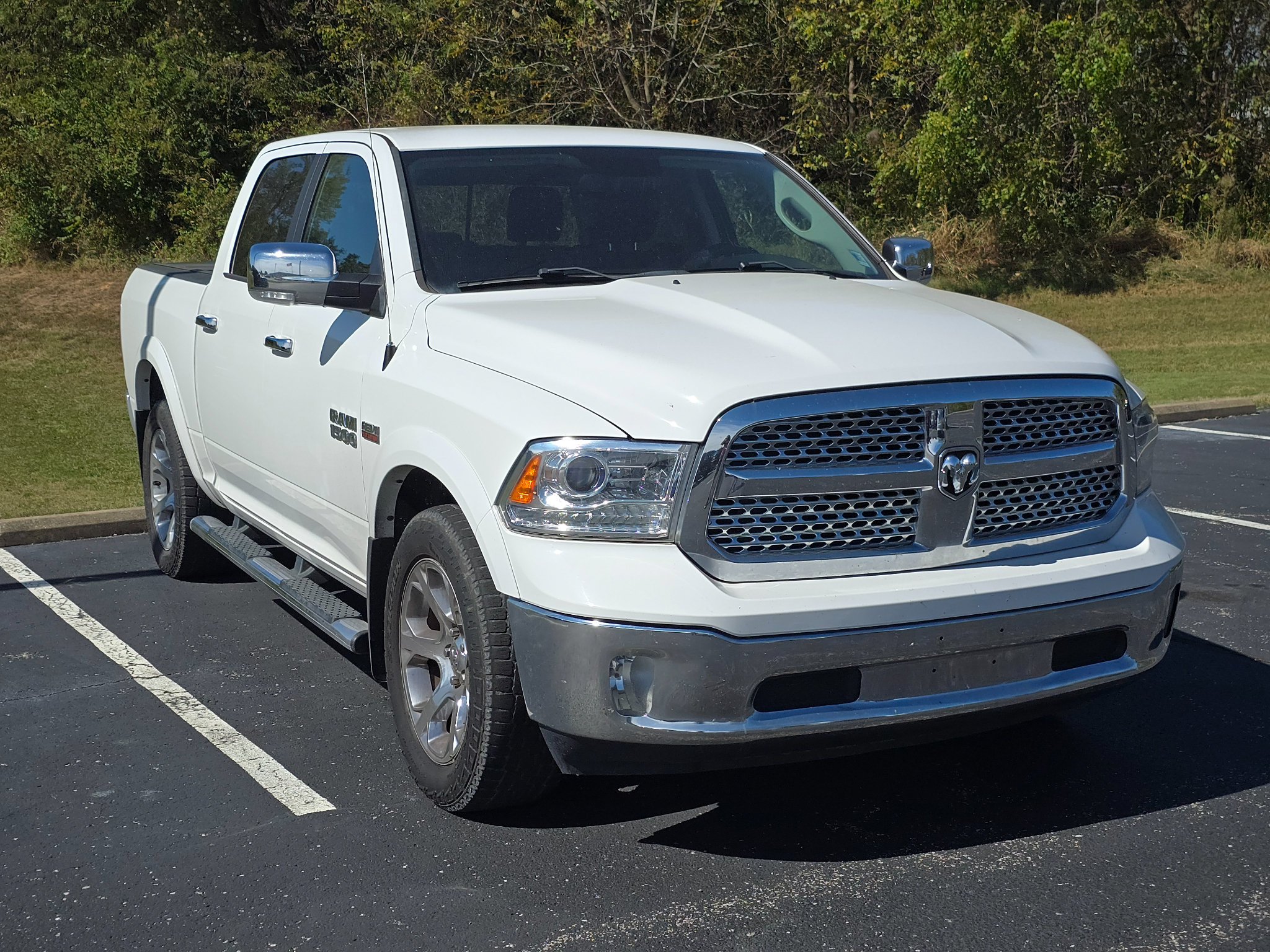 Used 2017 RAM 1500 Laramie AWD/4WD image 1