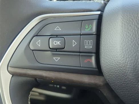 New 2025 Jeep Grand Cherokee Limited image 24