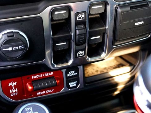 Used 2022 Jeep Gladiator Rubicon w/ Safety Group image 19