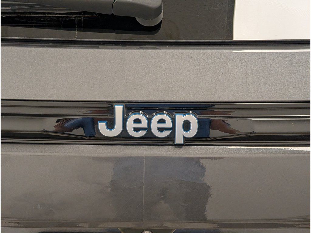 Used 2024 Jeep Grand Cherokee Limited 4xe AWD/4WD image 5