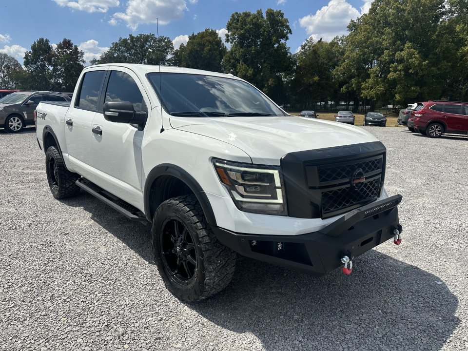 Used 2020 Nissan Titan PRO-4X w/ Pro-4x Convenience Package AWD/4WD image 3