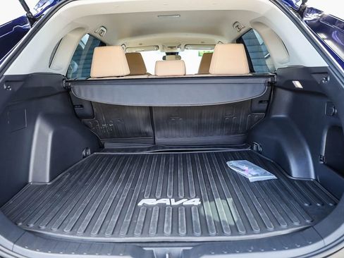 Used 2025 Toyota RAV4 XLE FWD image 25