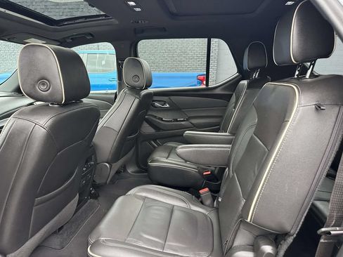 Used 2023 Chevrolet Traverse Premier AWD/4WD image 9