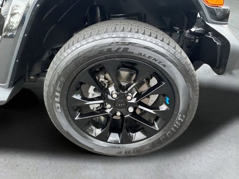 Used 2022 Jeep Wrangler Unlimited Sahara w/ Cold Weather Group image 15