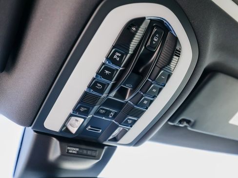 New 2025 Porsche Macan S image 21