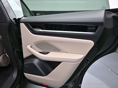 New 2026 Porsche Macan 4 Electric AWD/4WD image 19