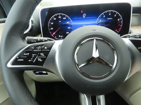 Certified 2025 Mercedes-Benz GLC 300 image 12