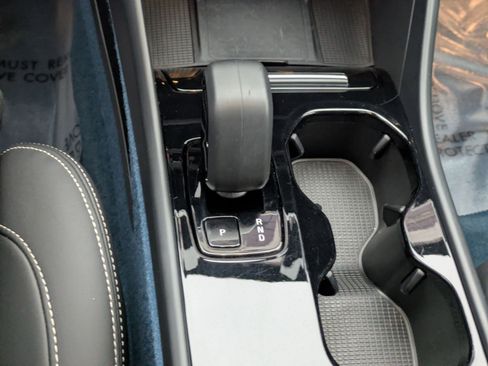 Certified 2023 Volvo XC40 Recharge Plus image 21