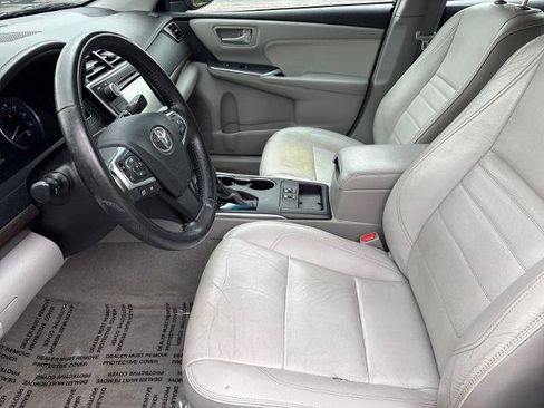 Used 2017 Toyota Camry XLE FWD image 9
