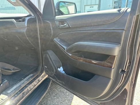 Used 2020 Chevrolet Suburban LT AWD/4WD image 42