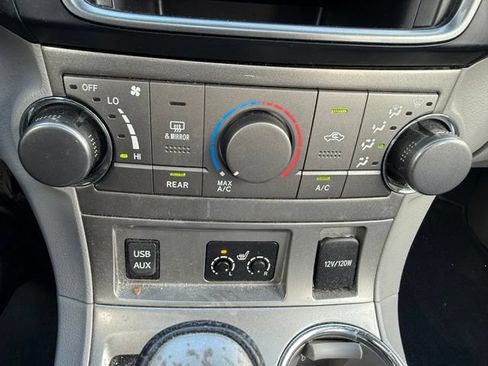 Used 2013 Toyota Highlander SE AWD/4WD image 14