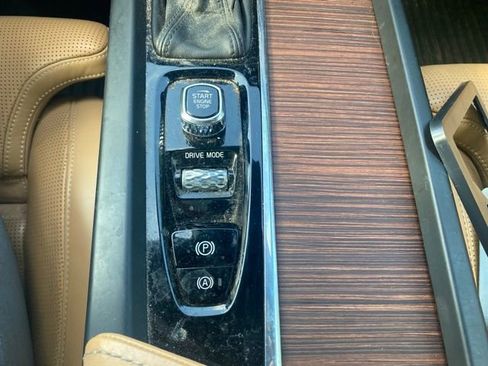 Used 2019 Volvo XC60 T6 Inscription w/ Protection Package Premier AWD/4WD image 18