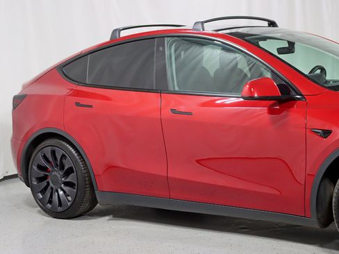 Used 2021 Tesla Model Y Performance AWD/4WD image 4