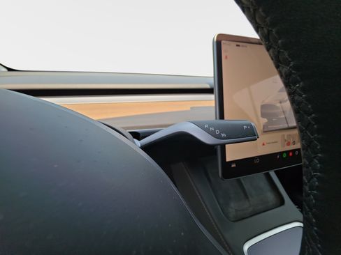 Used 2023 Tesla Model Y Long Range AWD/4WD image 27