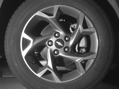 Used 2025 Chevrolet Trax LT FWD image 13