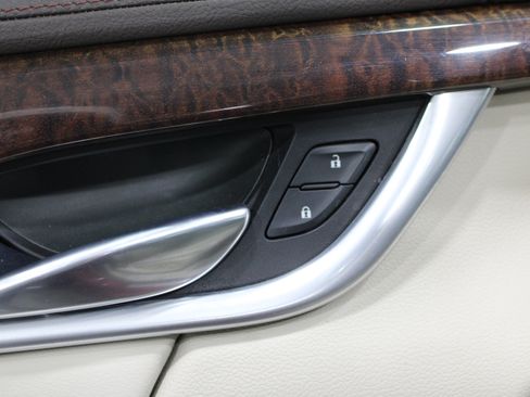 Used 2016 Cadillac XTS Luxury w/ Driver Awareness Package image 9