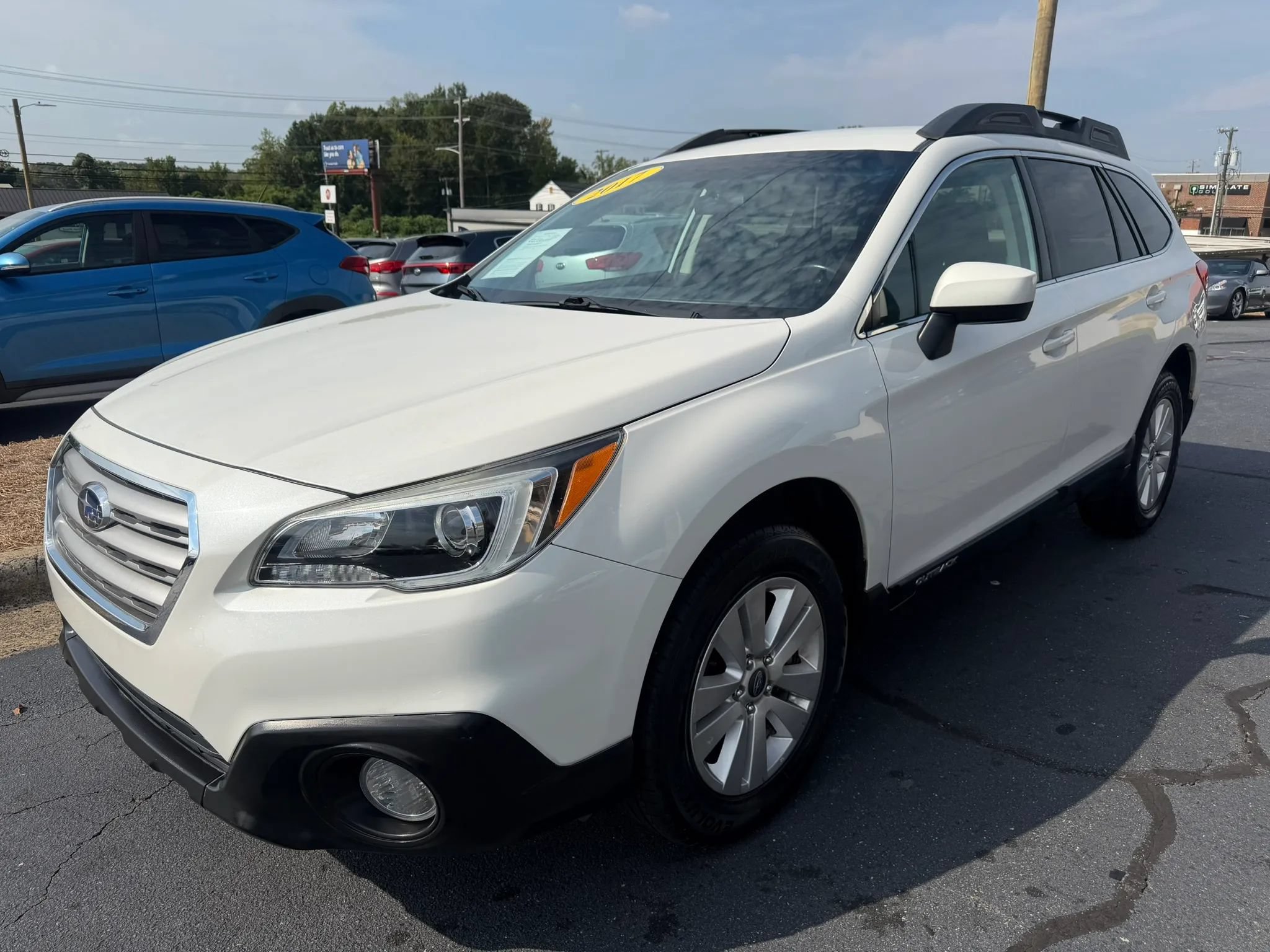 Used 2017 Subaru Outback 2.5i Premium AWD/4WD image 3