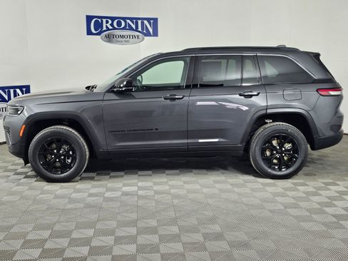 New 2026 Jeep Grand Cherokee Laredo image 2