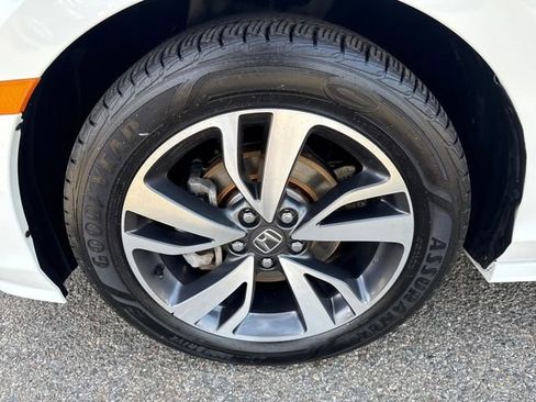 Certified 2021 Honda Odyssey Touring image 2