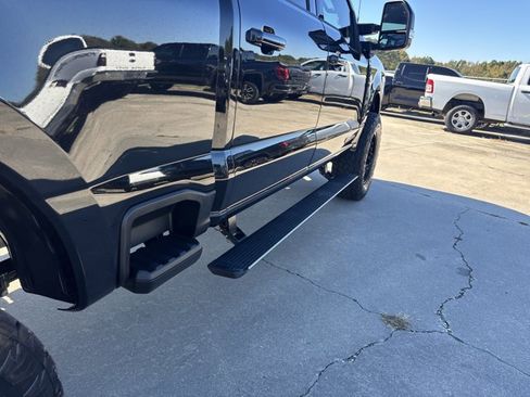 Used 2024 Ford F250 Platinum image 12