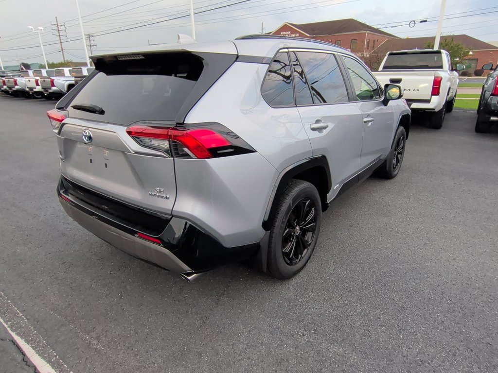 Used 2022 Toyota RAV4 SE w/ Convenience Package AWD/4WD image 8