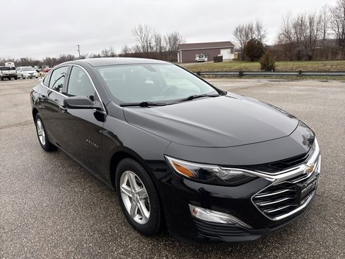 Used 2021 Chevrolet Malibu LS image 1