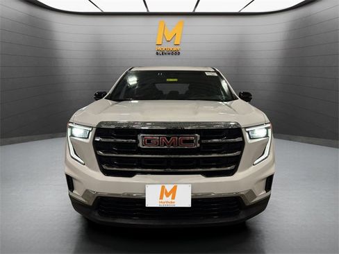 Used 2025 GMC Acadia Elevation image 11